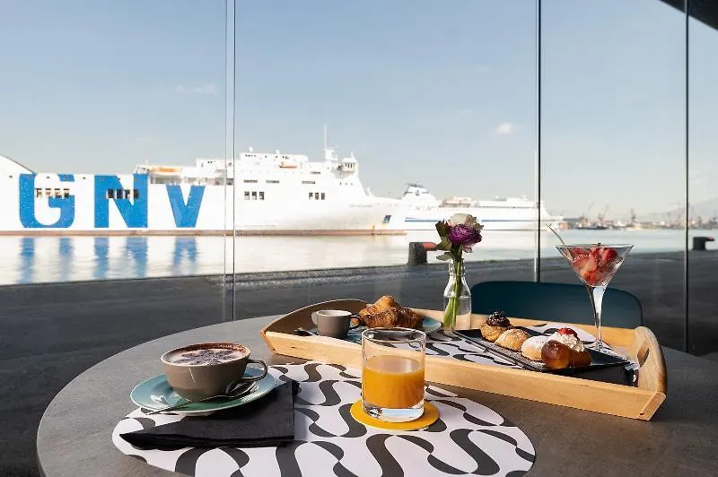 ****  Smart Hotel - Naples Harbour Italy