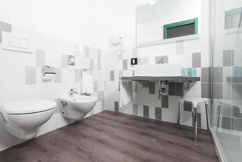 Smart Hotel - Naples Harbour 4*,