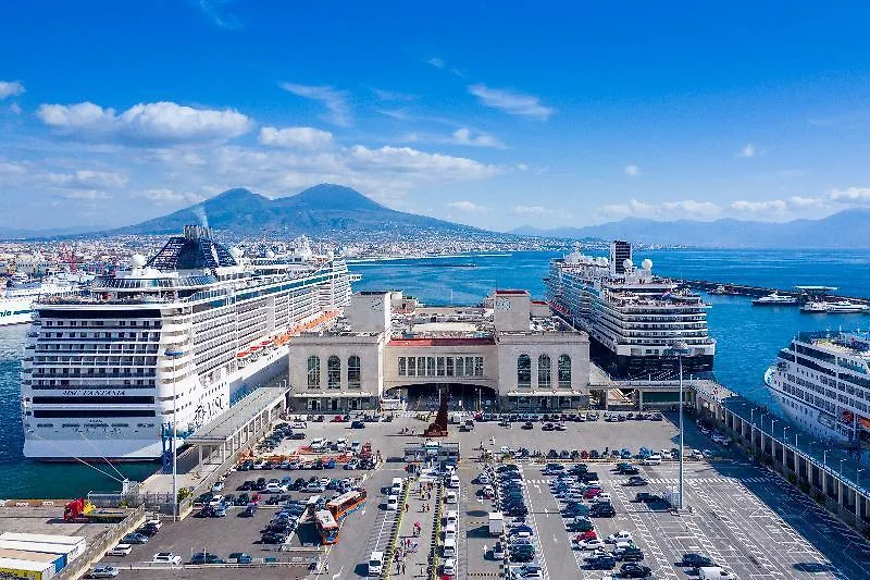 ****  Smart Hotel - Naples Harbour Italy