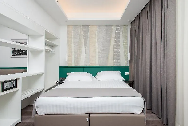 ****  Smart Hotel - Naples Harbour Italy