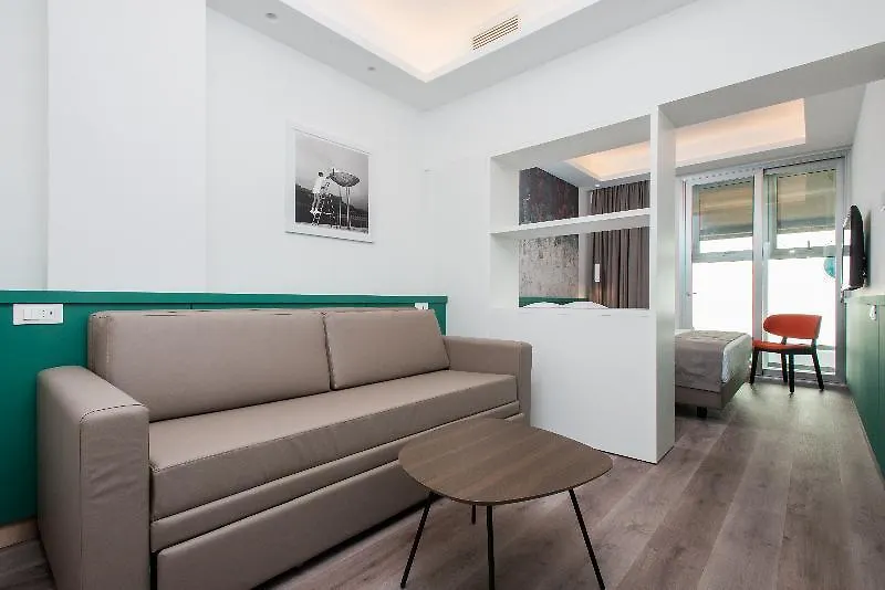 ****  Smart Hotel - Naples Harbour Italy